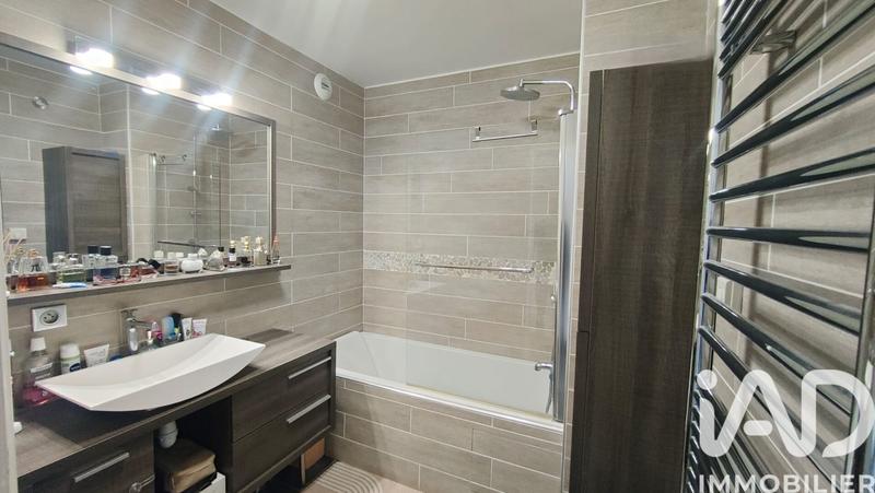 Appartement - 81 m² - 4 pièces