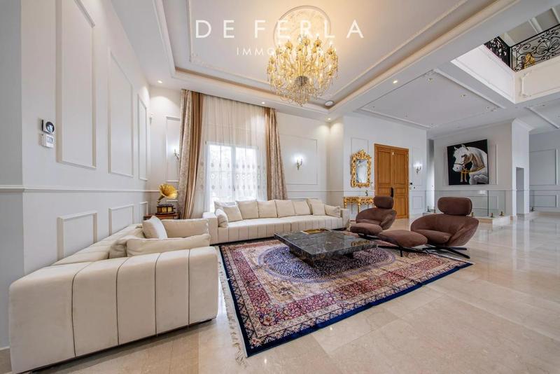 Villa - 1 200 m² - 12 pièces