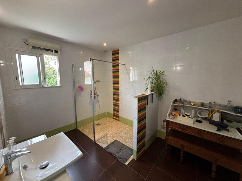 Maison - 183 m² - 10 pièces