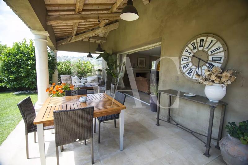 Villa - 402 m² - 12 pièces