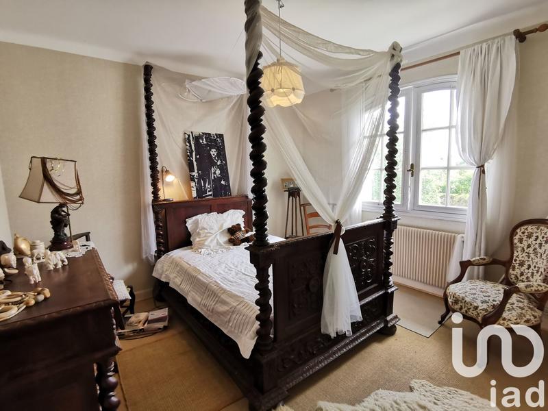 Maison - 221 m² - 7 pièces