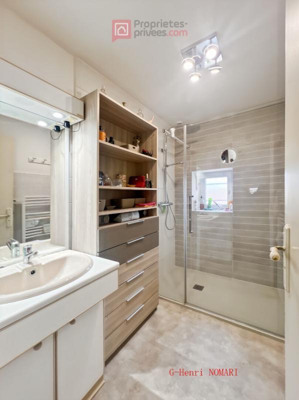 Maison - 214 m² - 7 pièces