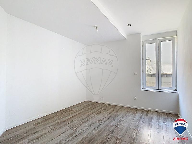 Appartement - 100 m² - 3 pièces