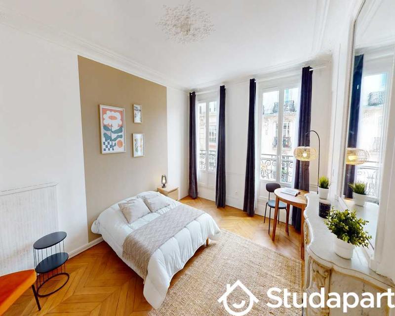 Chambre - 80 m² - 1 pièce