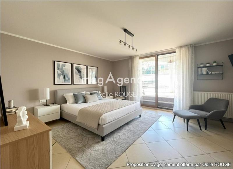 Maison - 213 m² - 6 pièces