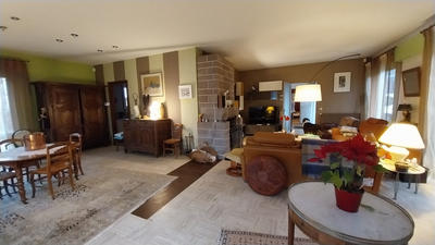 Maison - 245 m² - 8 pièces