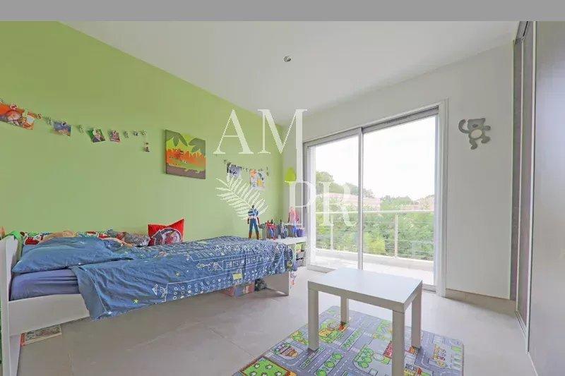 Maison - 291 m² - 8 pièces