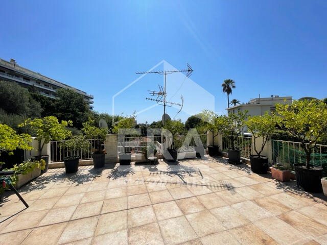 Appartement - 100 m² - 4 pièces