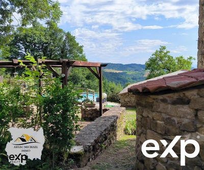 Maison - 171 m² - 7 pièces