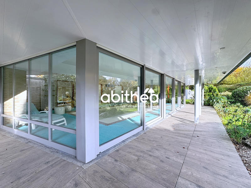 Propriété - 451 m² - 12 pièces