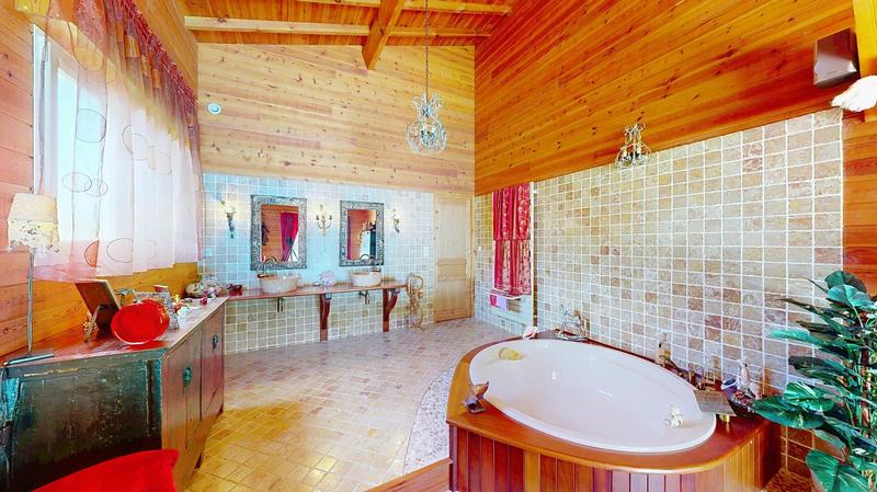 Maison - 202 m² - 4 pièces