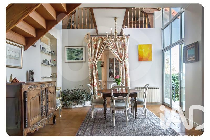 Maison - 251 m² - 10 pièces