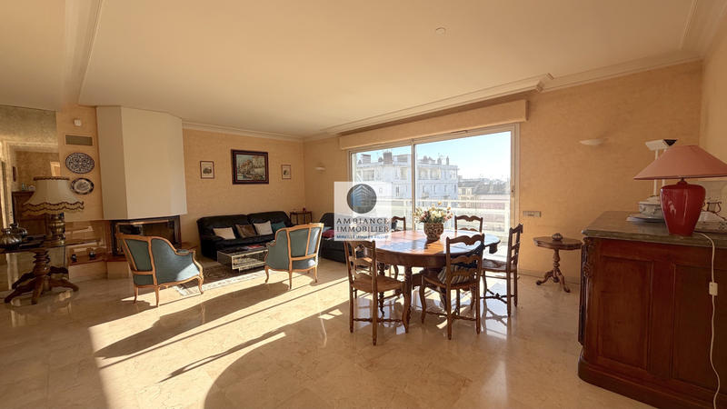 Appartement - 203 m² - 7 pièces