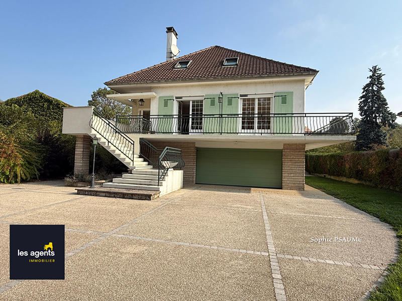 Maison - 260 m² - 9 pièces