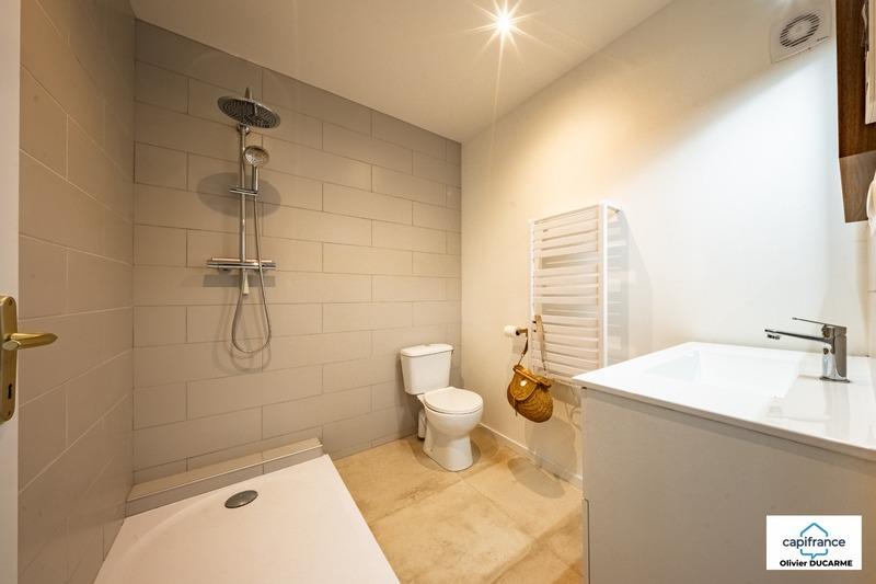 Maison - 180 m² - 9 pièces