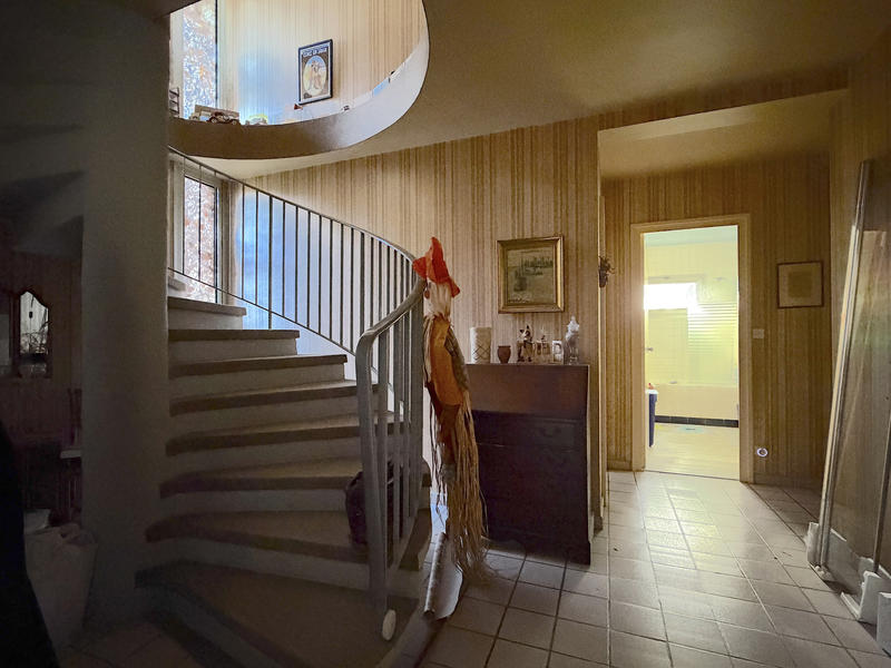 Maison - 183 m² - 7 pièces