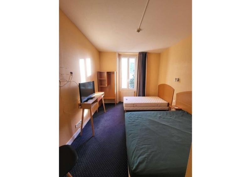 Local commercial - 730 m² - 18 pièces