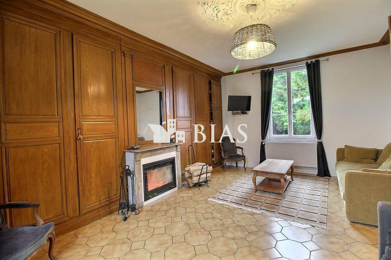 Maison - 170 m² - 9 pièces