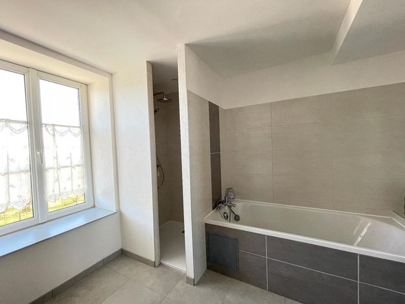 Maison - 212 m² - 8 pièces