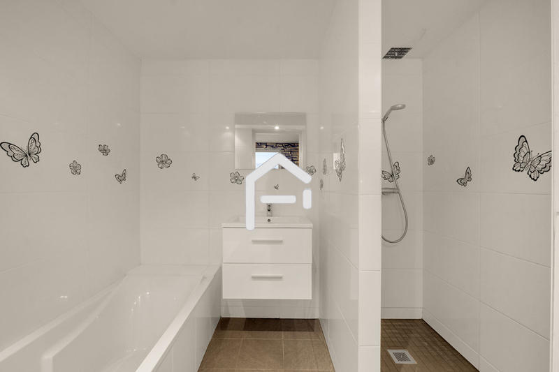 Maison - 478 m² - 12 pièces