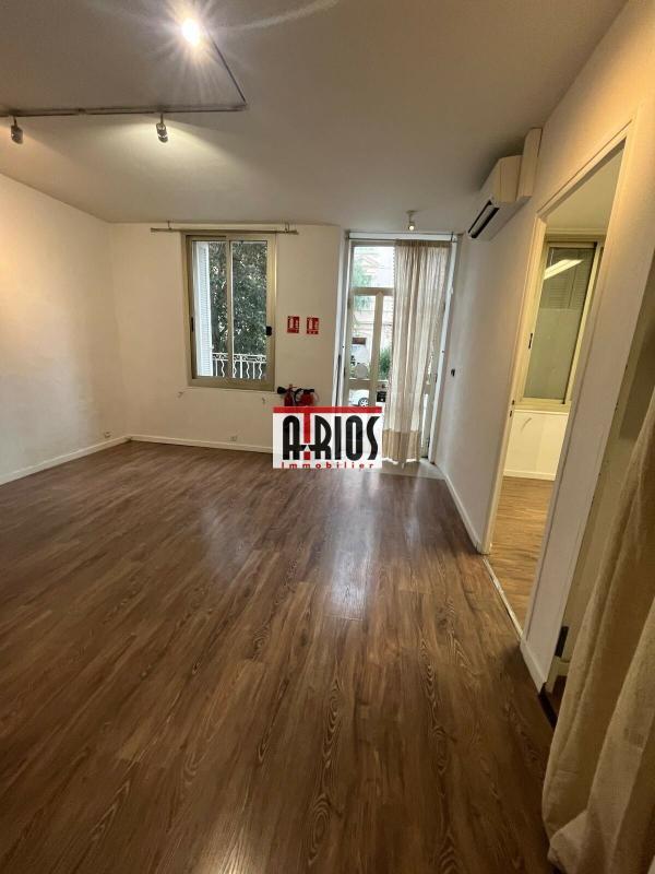 Local d'activité / Entrepôt - 62 m² - 3 pièces