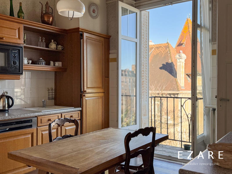 Appartement - 191 m² - 6 pièces