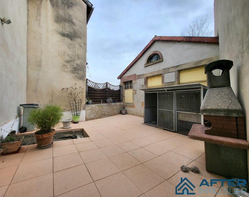 Maison - 92 m² - 5 pièces