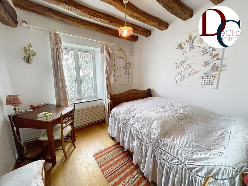 Maison - 226 m² - 8 pièces