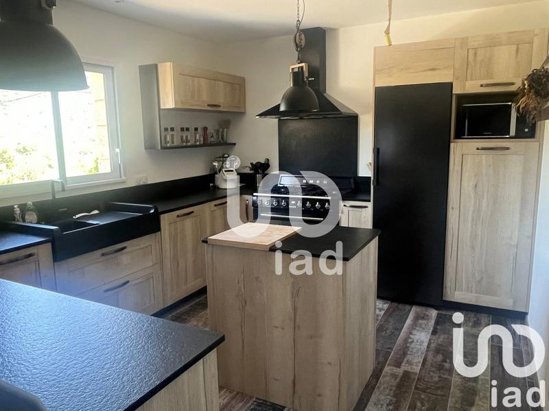 Maison - 218 m² - 7 pièces