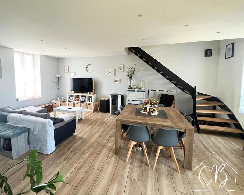 Maison - 99 m² - 5 pièces
