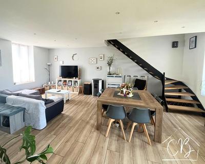 Maison - 99 m² - 5 pièces