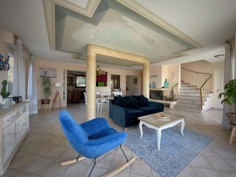 Propriété - 300 m² - 13 pièces