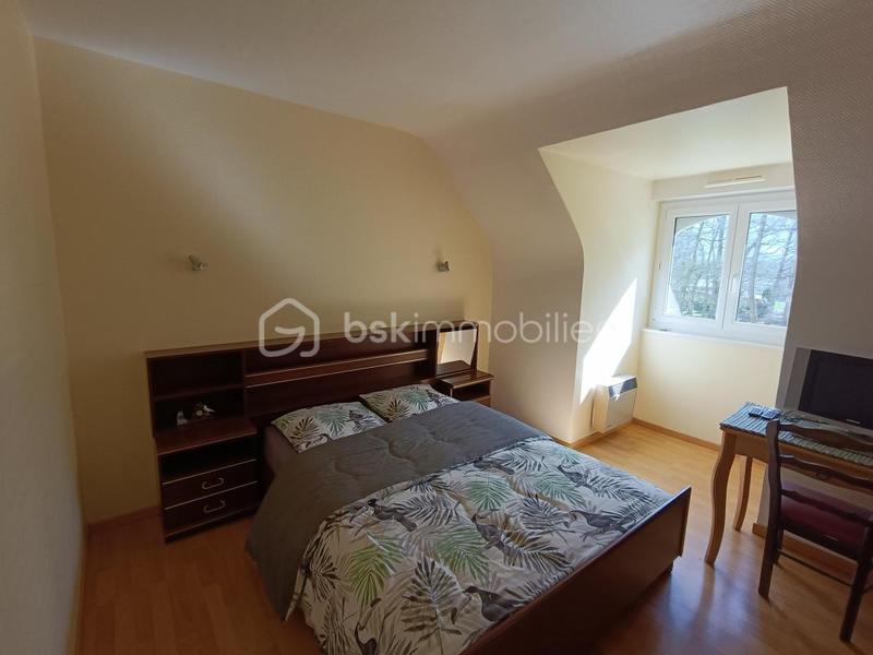 Demeure - 240 m² - 13 pièces