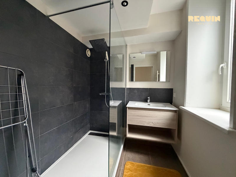 Appartement - 100 m² - 6 pièces