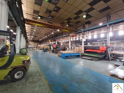 Local commercial - 5 100 m² - 8 pièces