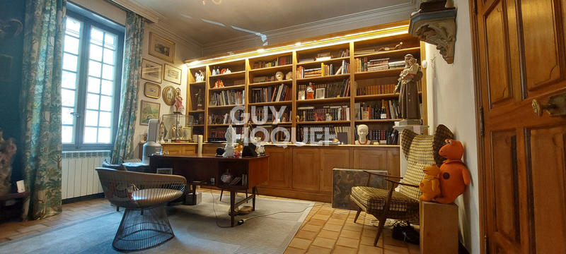 Maison - 252 m² - 9 pièces