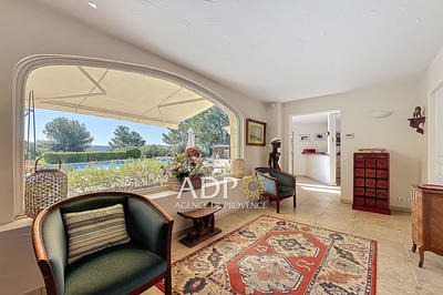 Maison - 300 m² - 7 pièces