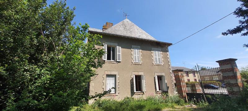 Maison - 341 m² - 14 pièces