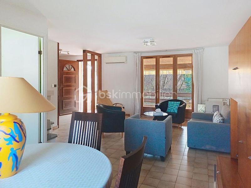 Maison - 91 m² - 5 pièces