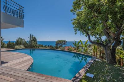 Maison - 231 m² - 7 pièces