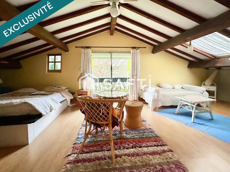 Maison - 253 m² - 8 pièces