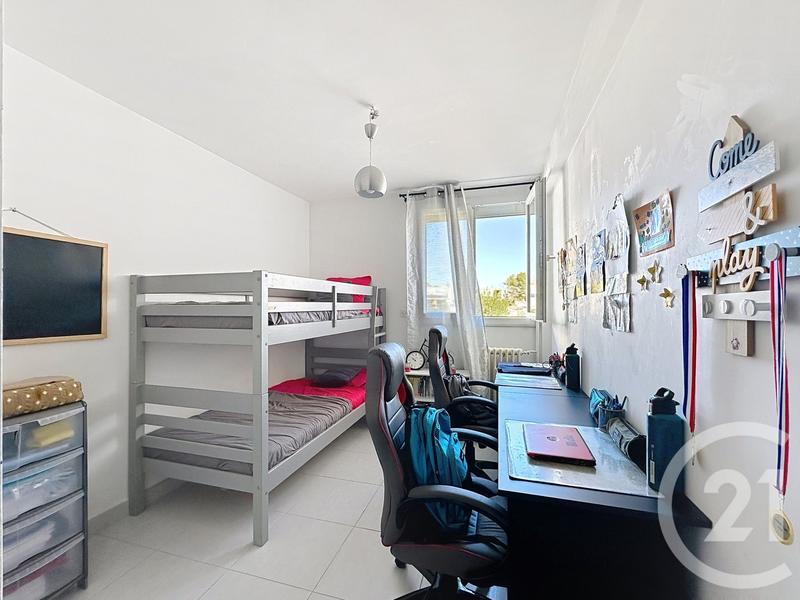 Appartement - 90 m² - 5 pièces