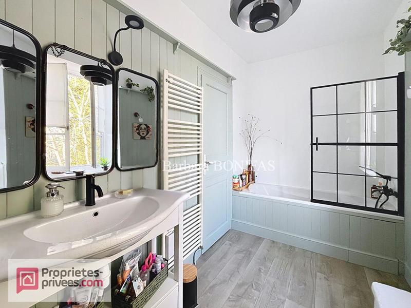 Maison - 200 m² - 5 pièces