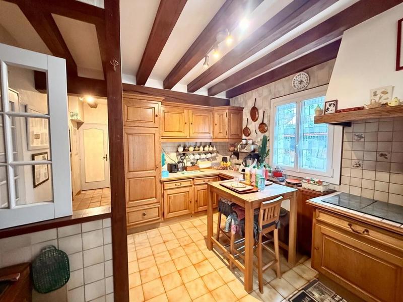 Maison - 250 m² - 10 pièces