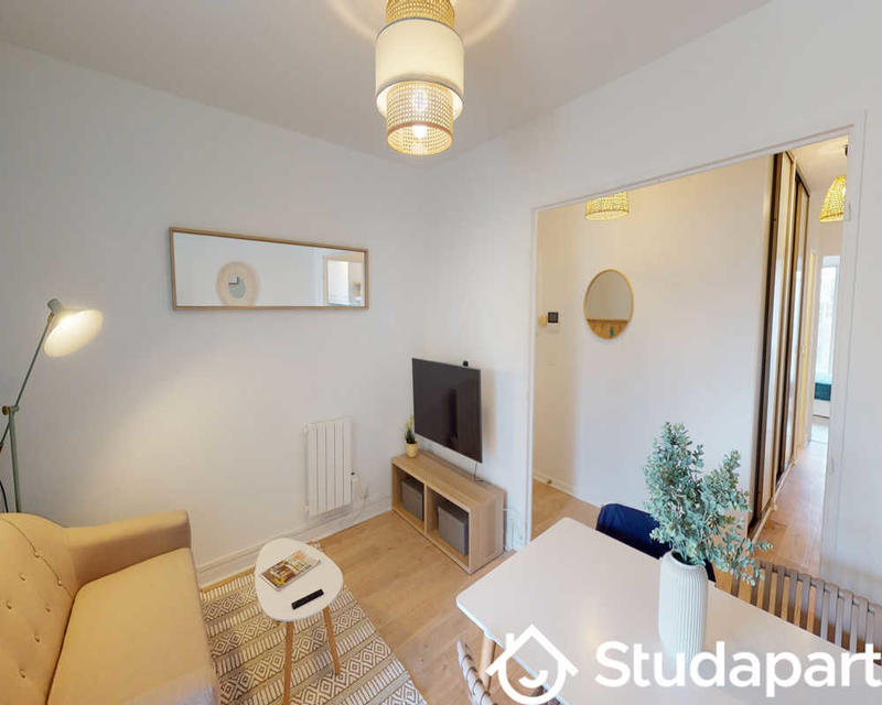 Chambre - 80 m² - 1 pièce