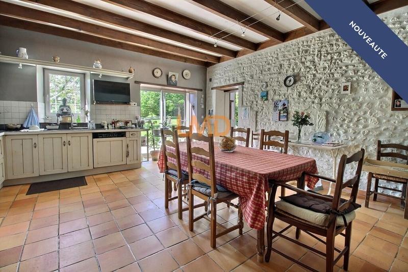 Maison - 244 m² - 7 pièces