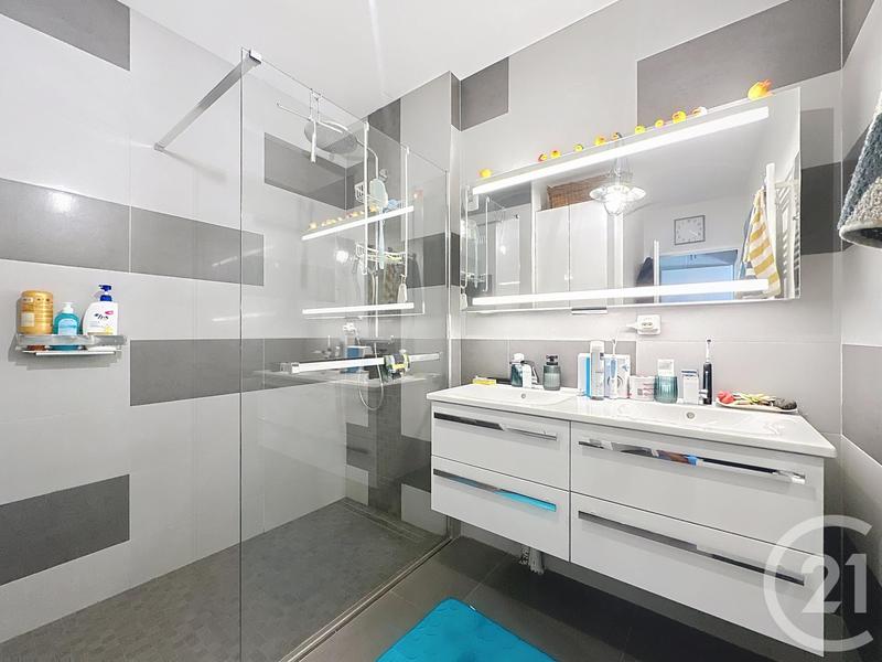 Appartement - 85 m² - 4 pièces