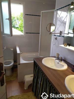 Chambre - 100 m² - 1 pièce