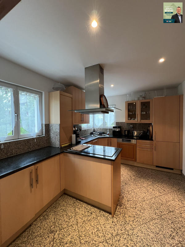 Maison - 349 m² - 12 pièces