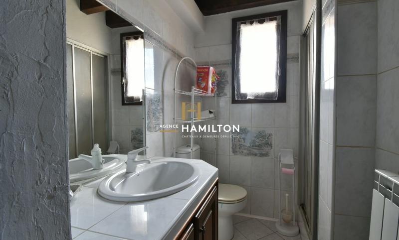 Villa - 234 m² - 6 pièces